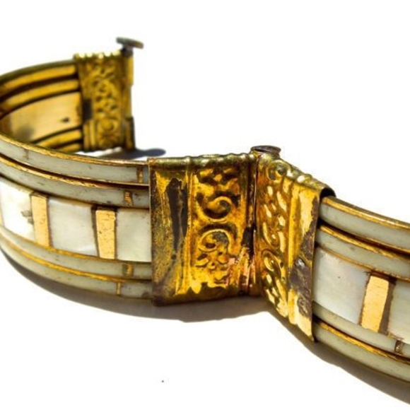 VTG 70's Mother of Pearl Brass Hinged Bangle - Picture 5 of 5